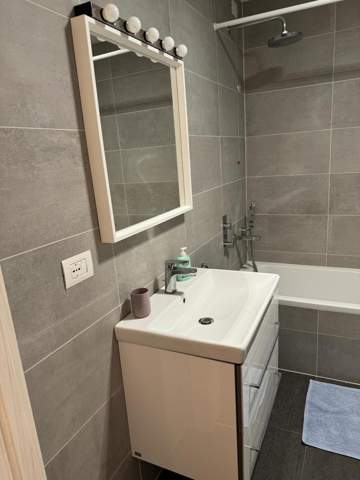 Nice Apartment Near Rho-Fiera Milano Pero Exterior photo